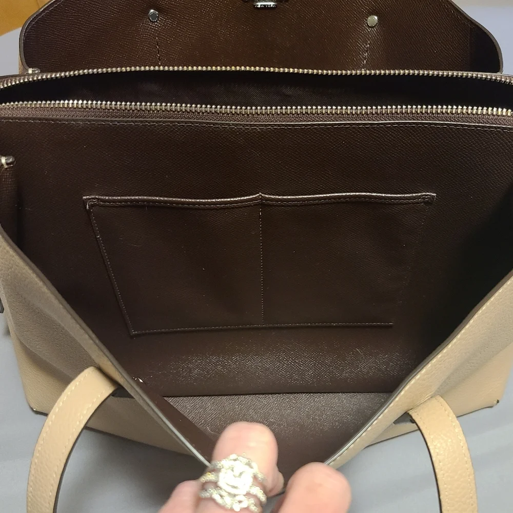 - Coach Charlie Carryall 40 Taupe - Picture 12 of 16
